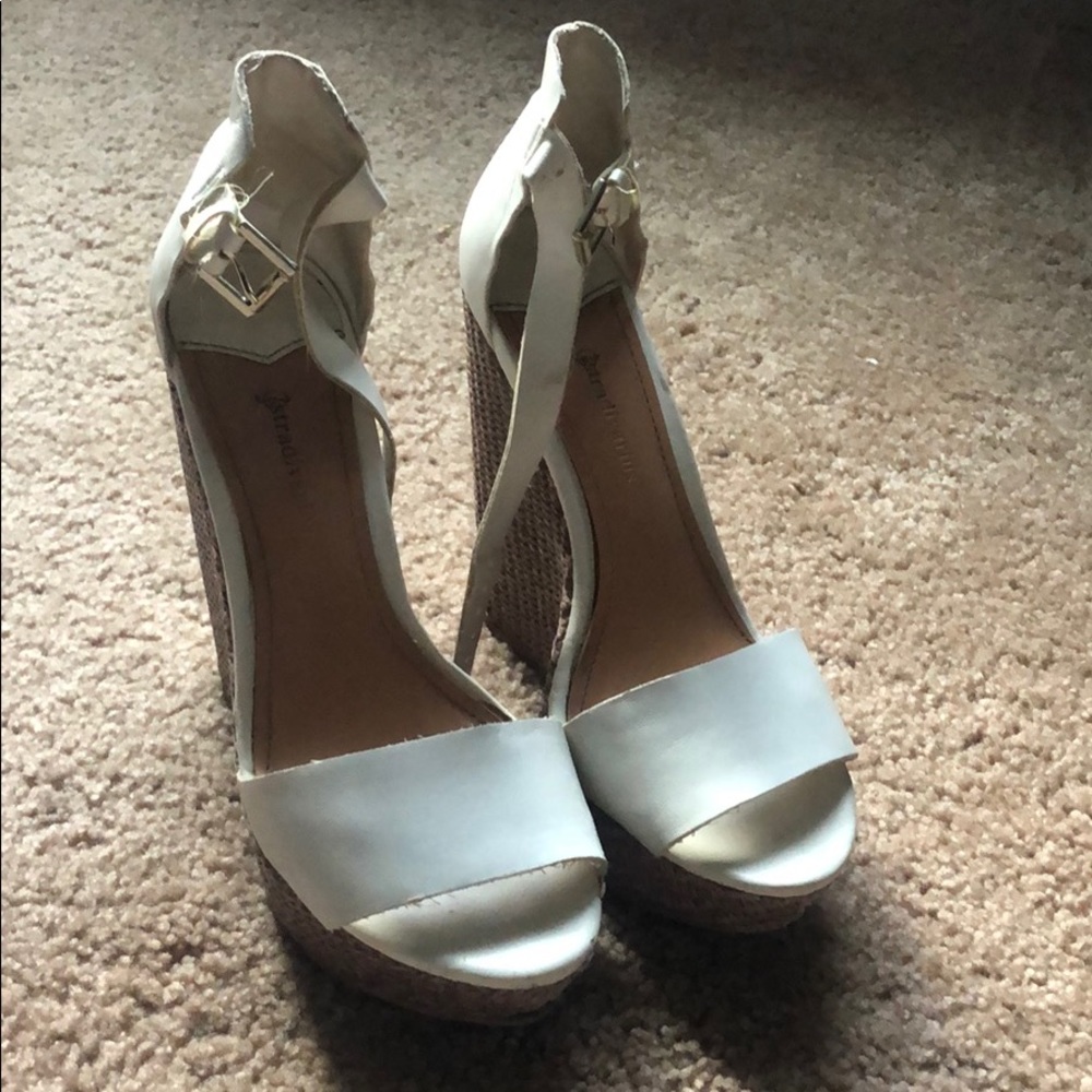 White wedges size 7